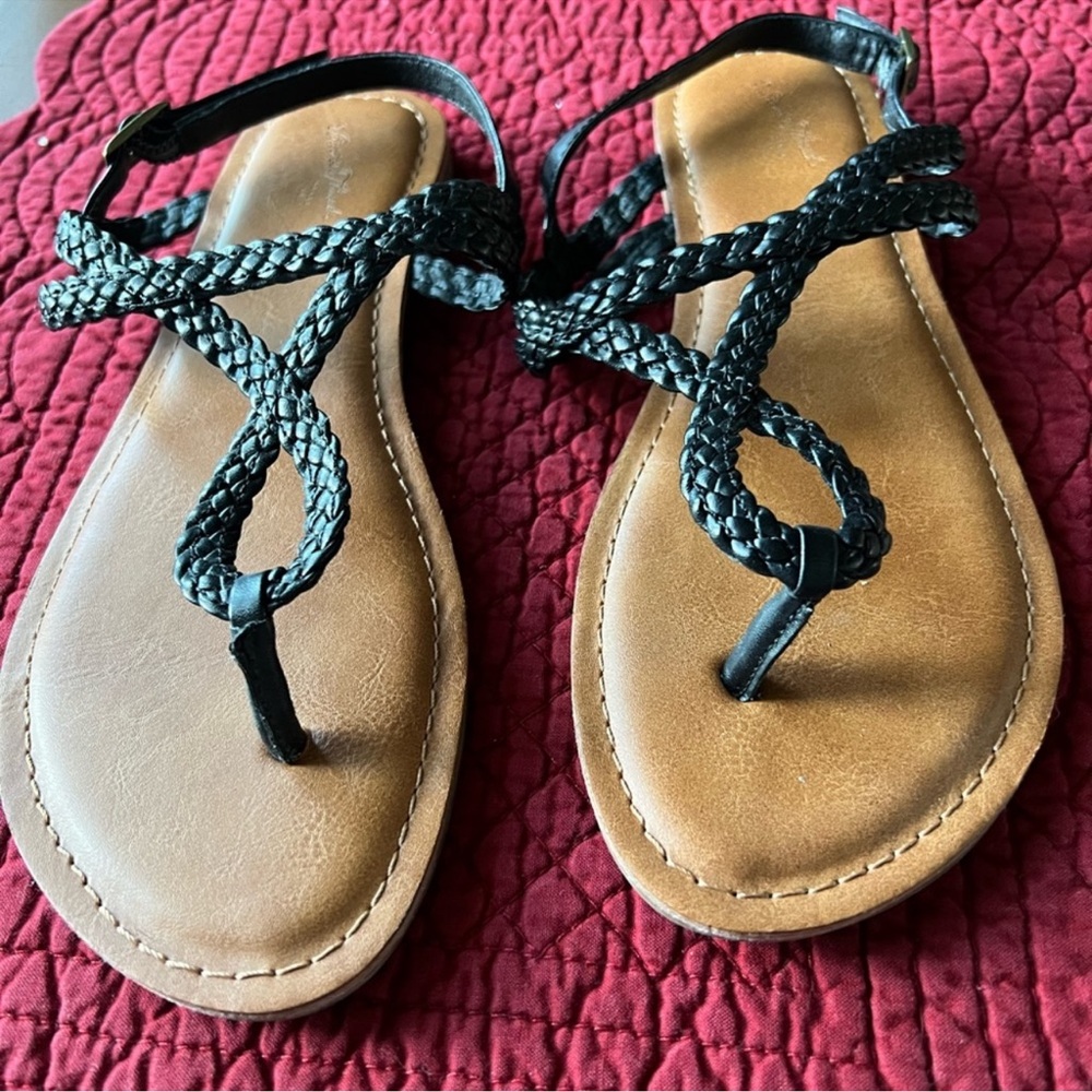 Women’s black sandals